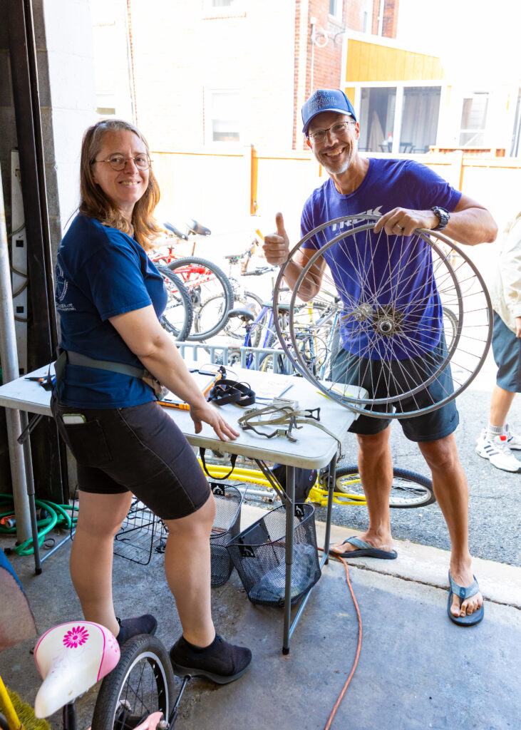 Vélocity Warehouse Sale 2025